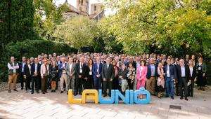 Més de 250 referents del món socioeconòmic i directius del sector sanitari i social proposen situar el sector salut i social com a motor de progrés econòmic, cohesió social i equilibri territorial