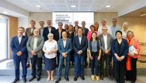 Acord històric per a la construcció d'un sistema de serveis socials de Catalunya