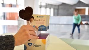 La Fundació Althaia crea unes piruletes solidàries amb el xocolater Enric Rovira i el cuiner Jordi Cruz 