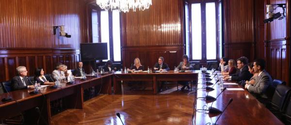 Reunió sector serveis socials i Artur Mas, millores contractació