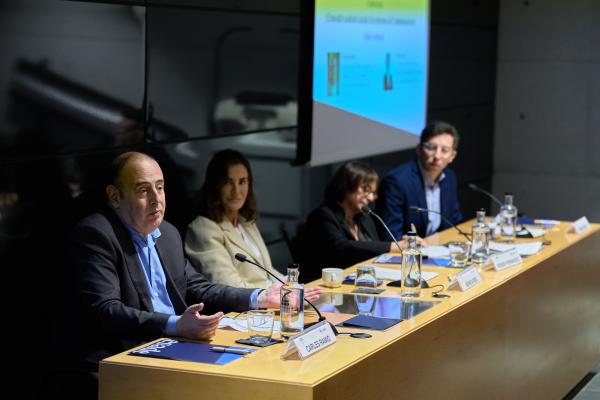 Segona taula: El model sanitari catal? i la reforma de l?administraci?: visi? i encaix